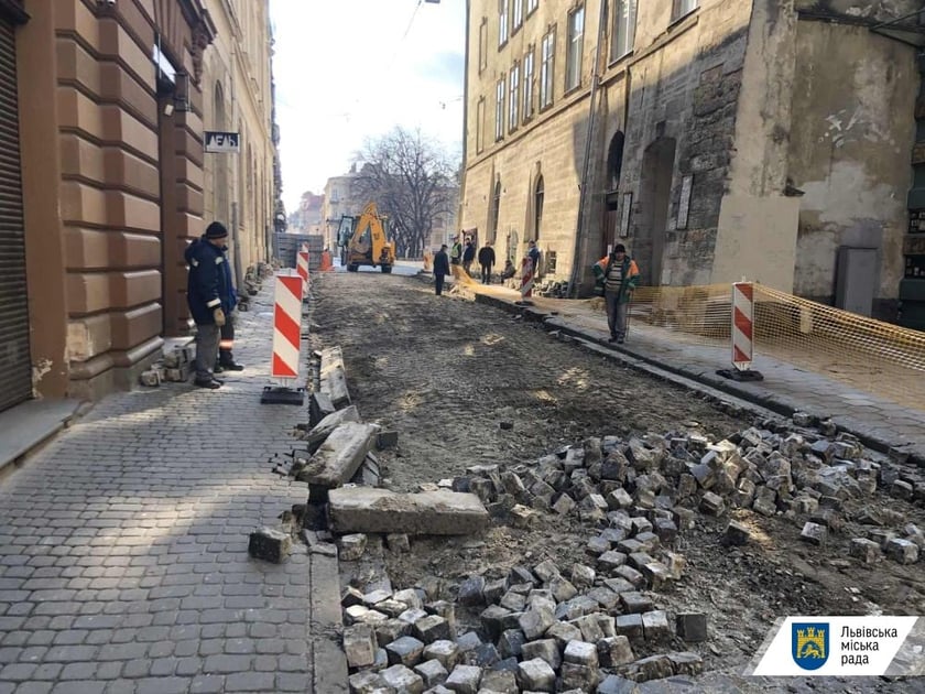 У Львові ремонтують вулицю біля площі Ринок (ФОТО)