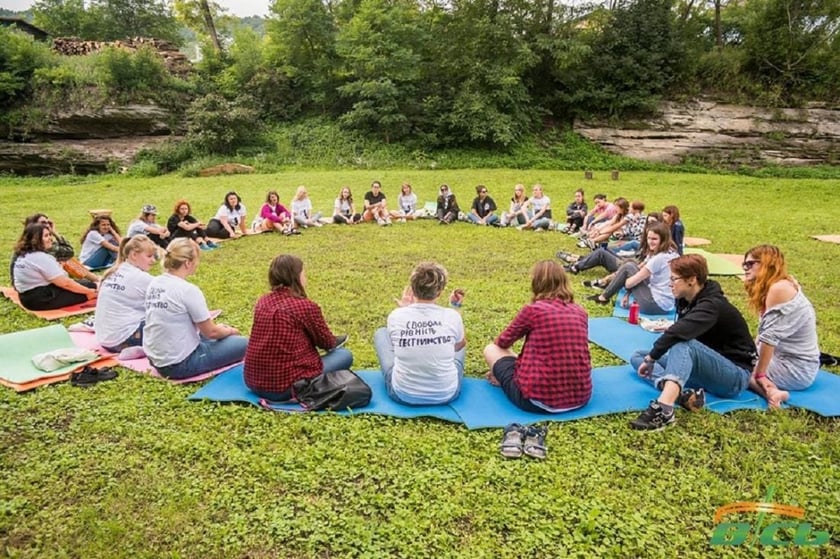Українок запрошують на феменкемп-2020 у Карпати