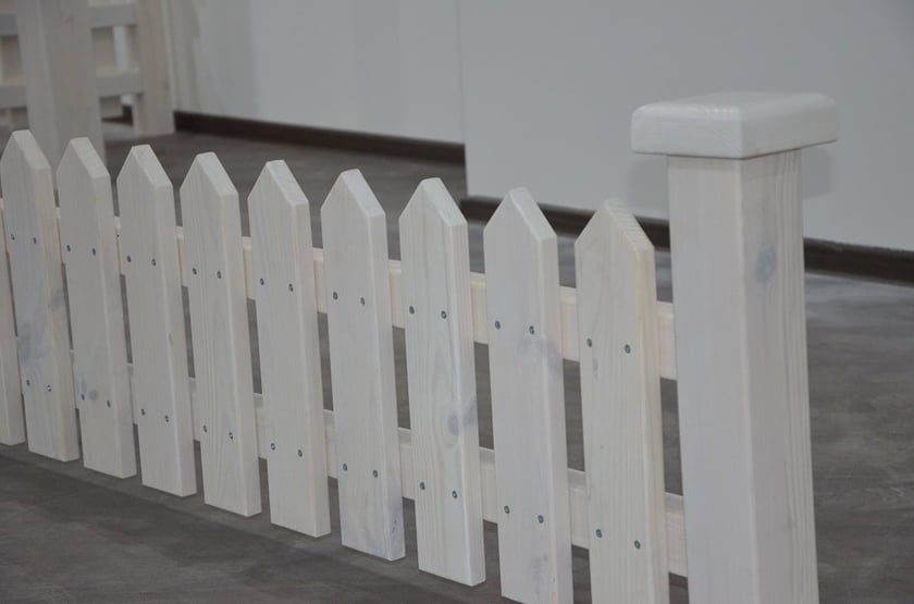 На Чернігівщині тренер за свій рахунок майструє огорожі для клумб