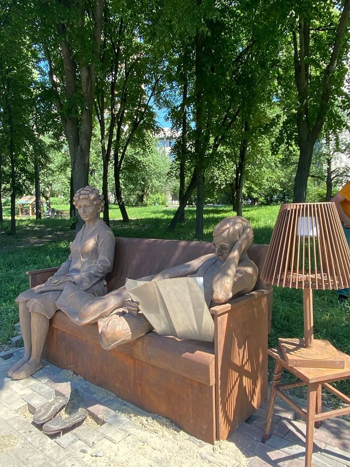 У київському парку встановили особливий пам’ятник батькам (ФОТО)