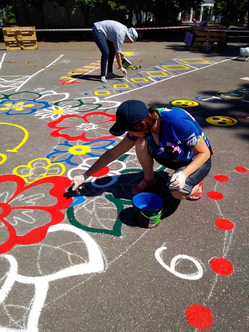 У Полтаві облаштували майданчик для асфальтних ігор (ФОТО)