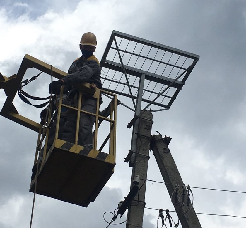 На Одещині встановлюють електрозахисні платформи для лелек