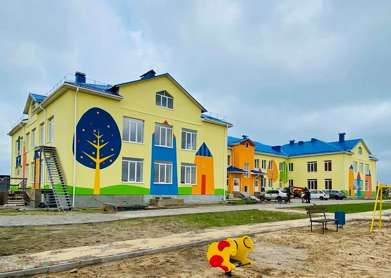 На Рівненщині зводять “з нуля” яскравий дитсадок (ФОТО)
