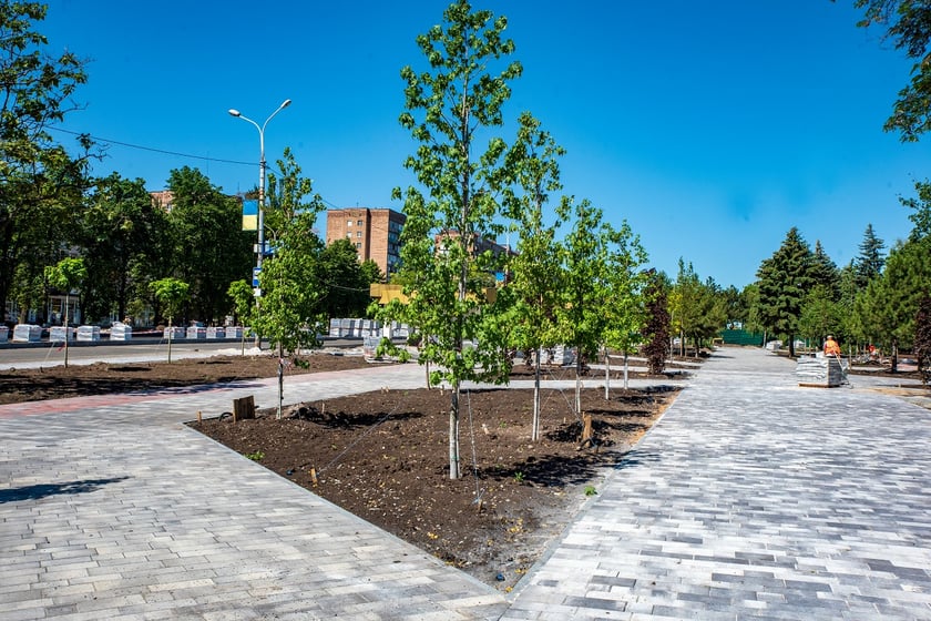 Як головну площу Маріуполя перетворюють на туристичний магніт (ФОТО)