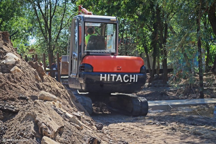 У Миколаєві облаштовують сквер з автополивом на сонячних батареях (ФОТО)