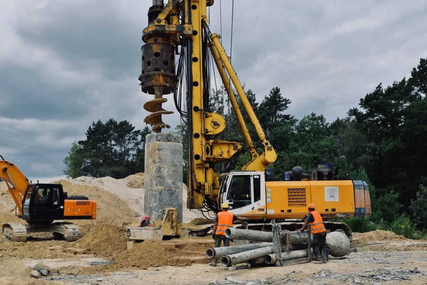Біля Рівного зводять естакаду для нової об’їзної дороги (ФОТО)