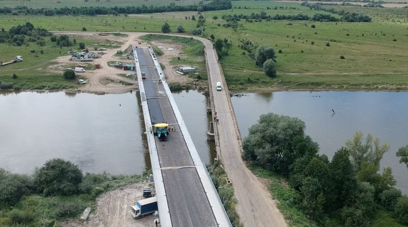 Уже стелять асфальт: як будують новий міст на Франківщині (ФОТО)