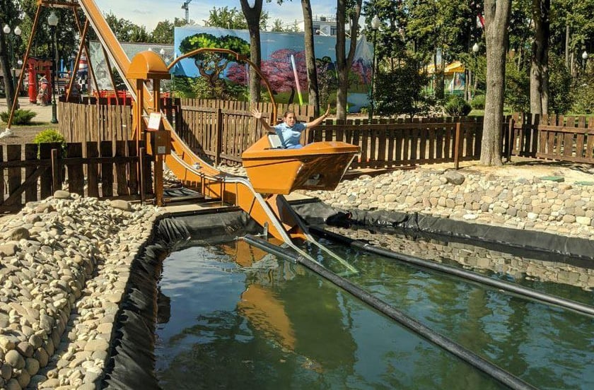 У парку Харкова запрацював новий водний атракціон