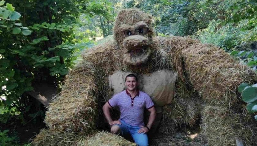 На Чернігівщині з’явився солом’яний Кінг-Конг (ФОТО)