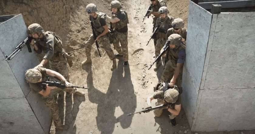 Бійці «Азову» відпрацювали сценарій зі штурму будівель (ВІДЕО)