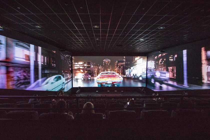 У Києві з’явився перший кінотеатр з 270-градусним панорамним екраном