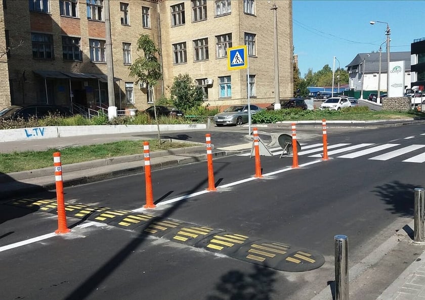 Біля Київського зоопарку змінили організацію дорожнього руху (ФОТО)