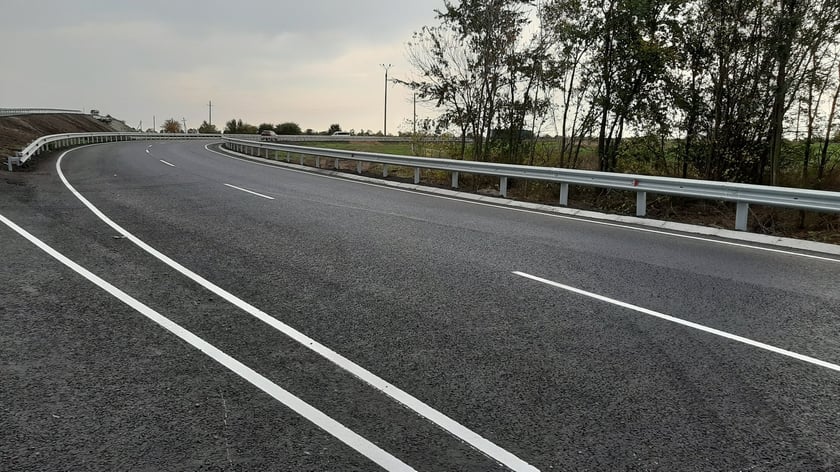 Дорожники показали оновлену магістраль на Запоріжжі (ФОТО)