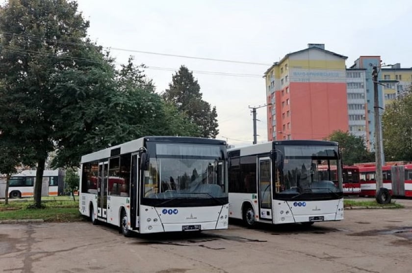 До Івано-Франківська прибули перші міські автобуси середньої місткості