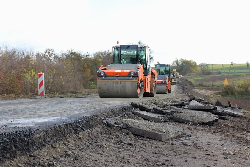 На Рівненщині будують «кільце» на проблемному перехресті (ФОТО)