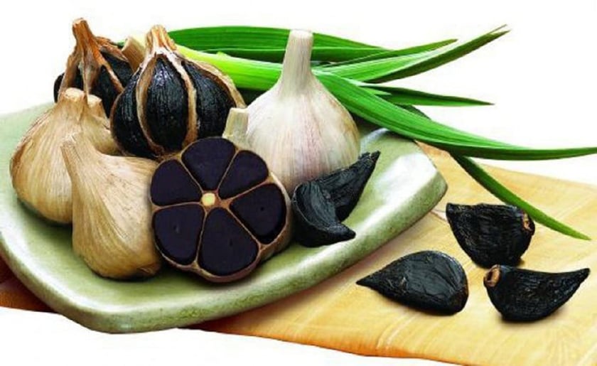 В Україні фермер вирощує незвичайний солодкий чорний часник