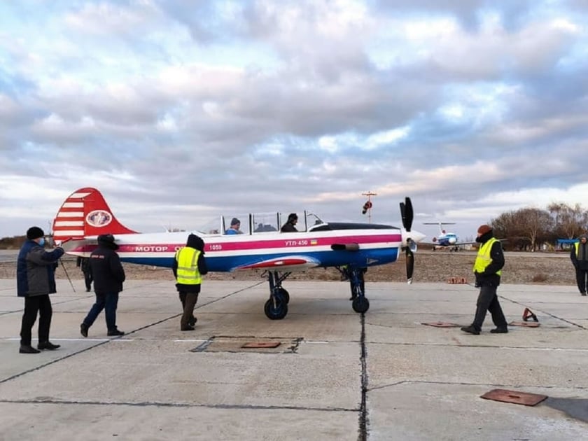 Новий український літак піднявся в небо (ФОТО)