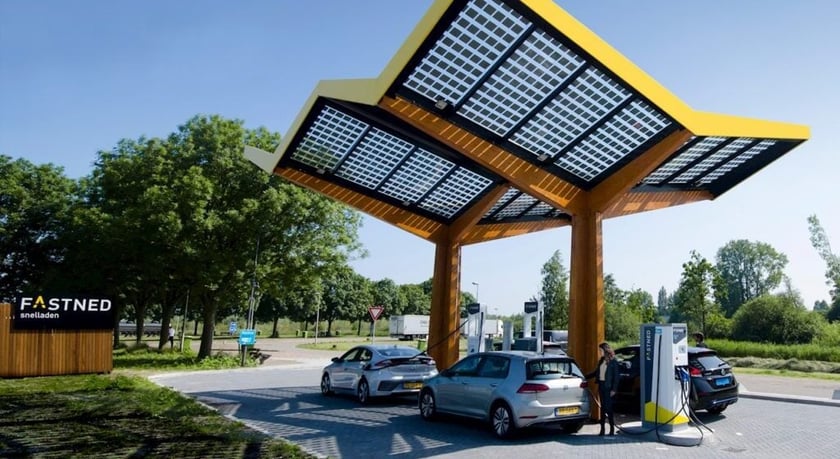 У Франківську з’являться перші в країні електрозаправки на сонячних панелях