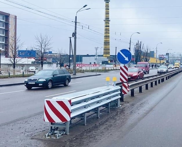 У Києві встановили перший амортизаційний пристрій “демпферної системи” (ФОТО)