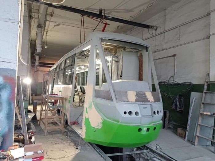 У Миколаєві осучаснюють старенький трамвай (ФОТО)