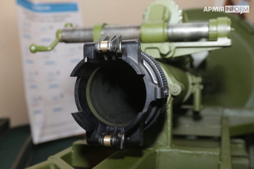 Презентували оновлений український міномет «Молот» та унікальні боєприпаси