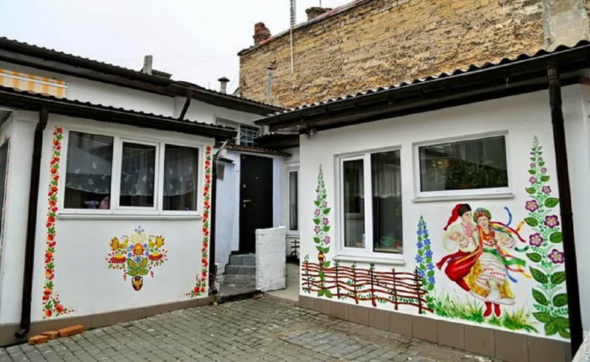 У центрі Одеси з’явився український дворик