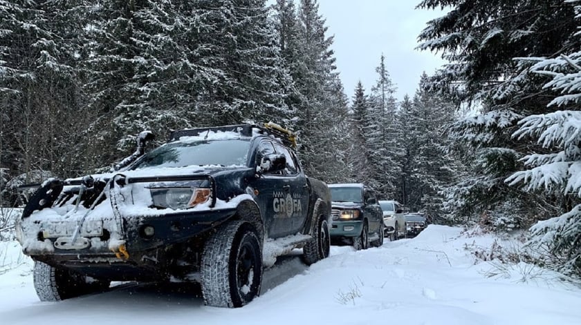 Організатори турів на позашляховиках допомагають львів’янам, які опинилися у заметах