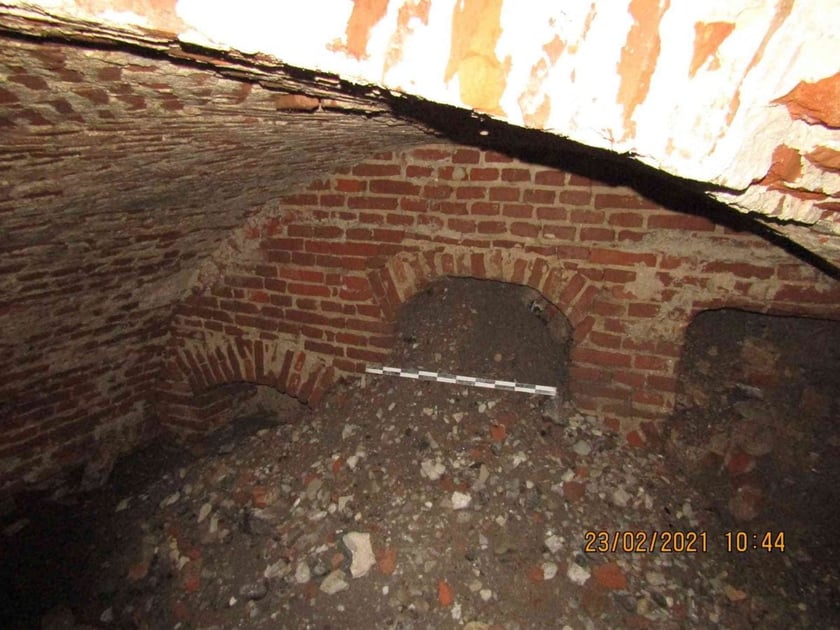 На Волині випадково виявили старовинне підземелля