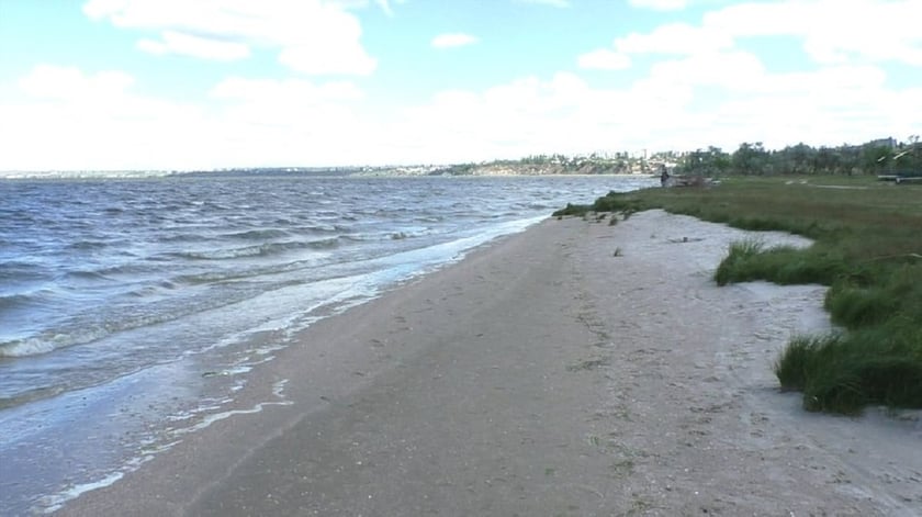 Атмосферне відео: з висоти пташиного лету показали найпопулярніший пляж Миколаєва