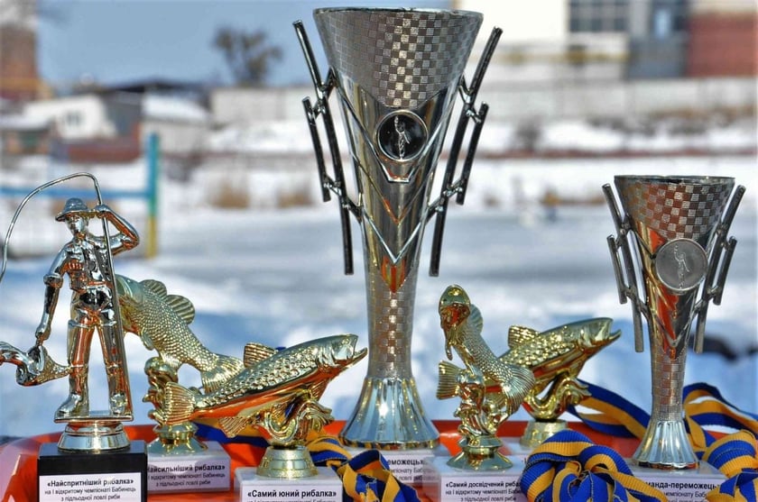 Атомники Хмельницької АЕС влаштували чемпіонат з підльодного лову