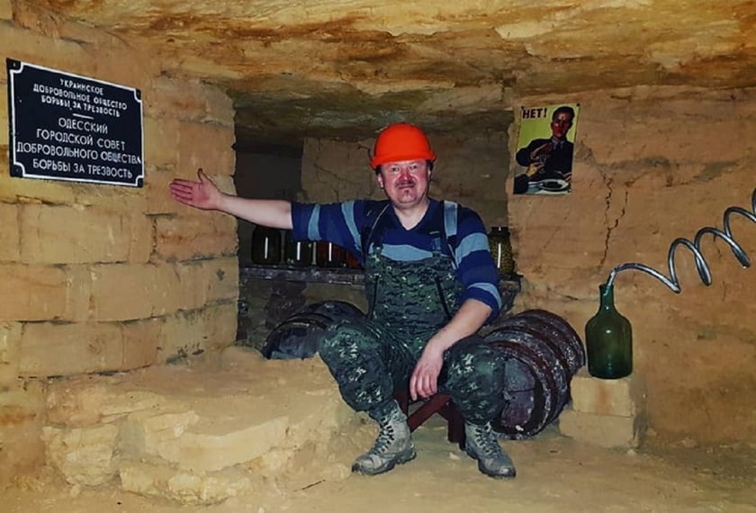 Одесити зняли відео про невідомі печери місцевих катакомб