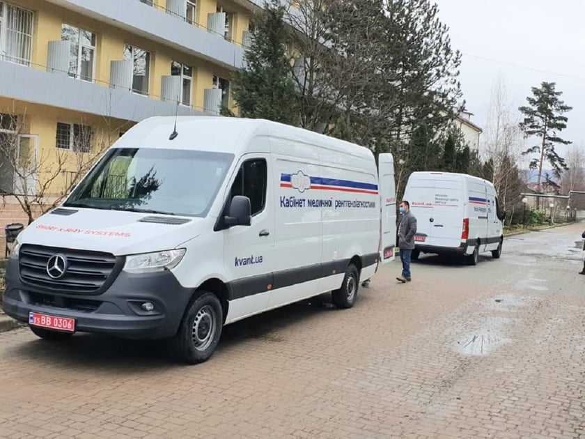 Закарпатські медики отримали мобільні цифрові рентген-кабінети
