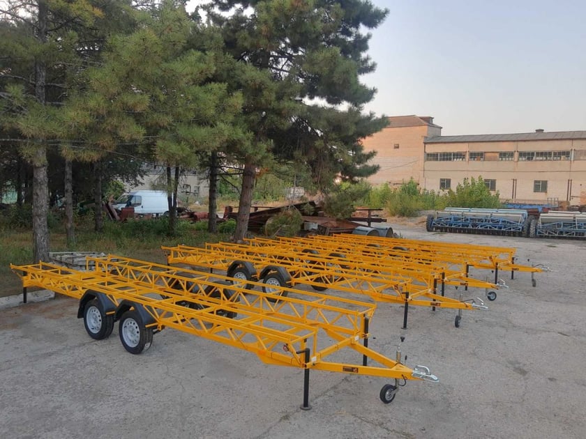 На Запоріжжі виготовляють бджоловози для перевезення вуликів