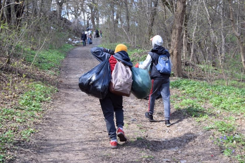 Корисні розваги. У Вінниці влаштували плогінг і прибрали берег Південного Бугу