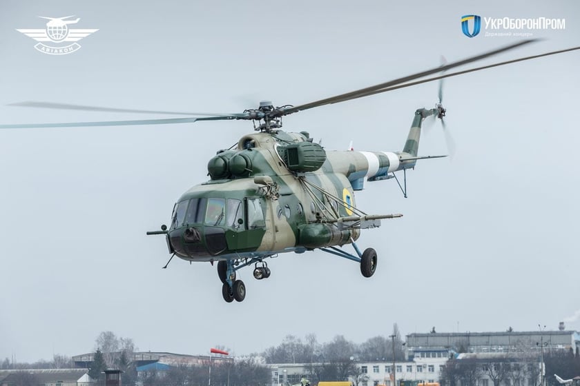 Українські армійці отримали модернізований гелікоптер Мі-8МТ