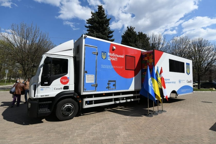 Три міста отримали мобільні центри адмінпослуг завдяки ПРООН