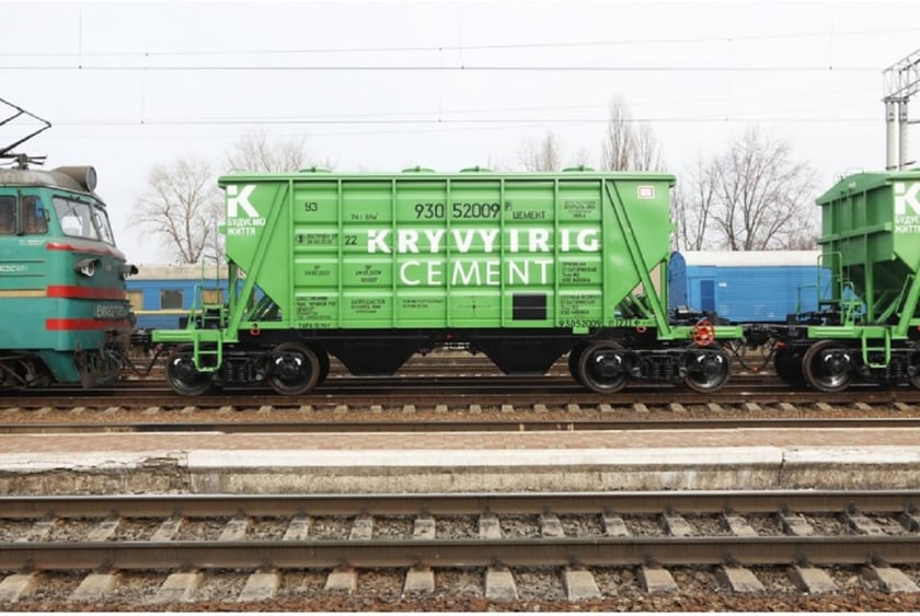 Крюківський завод поставив 50 цементовозів компанії «Кривий Ріг Цемент»