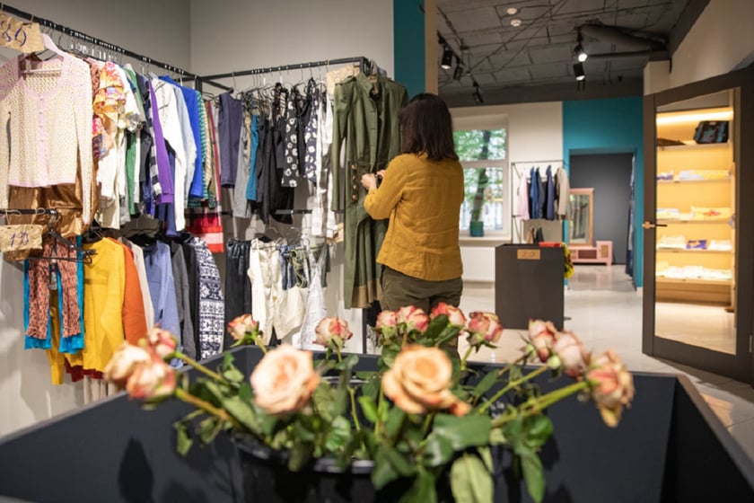 У Львові запрацювала соціальна крамниця вживаних речей «Ясна річ»