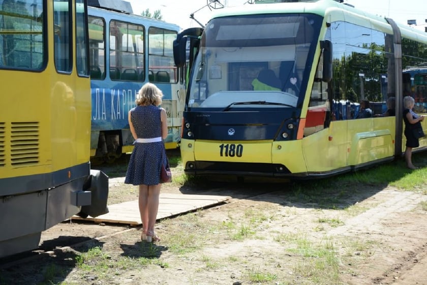 У Львові влаштували виставку ретро трамваїв