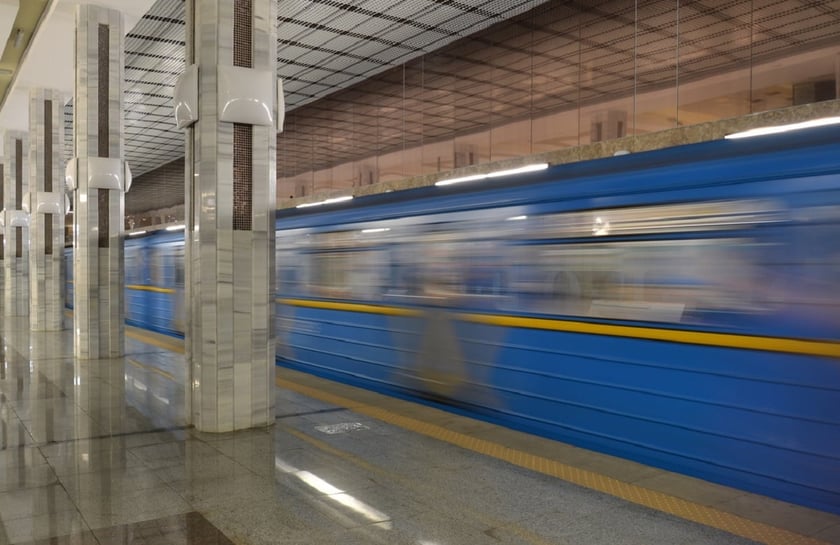 Мобільний інтернет запрацював на всіх станціях київського метрополітену і в тунелях