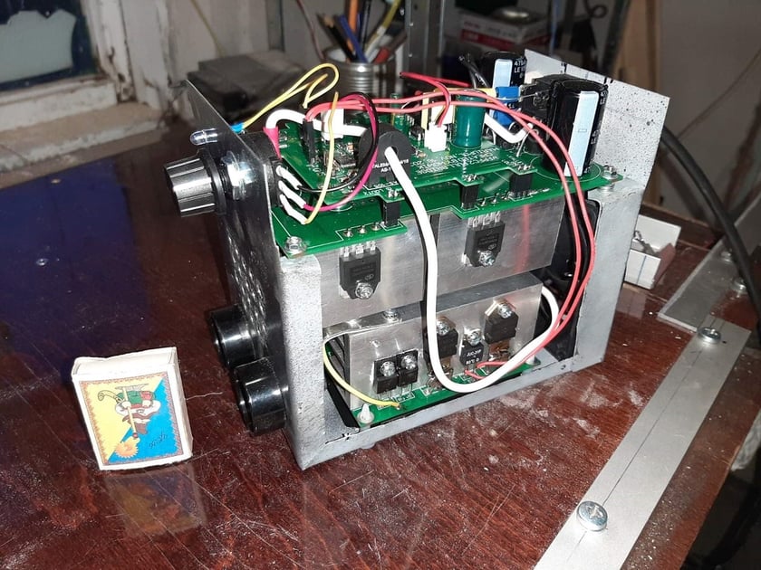 У Маріуполі розробили універсальне джерело безперебійного живлення