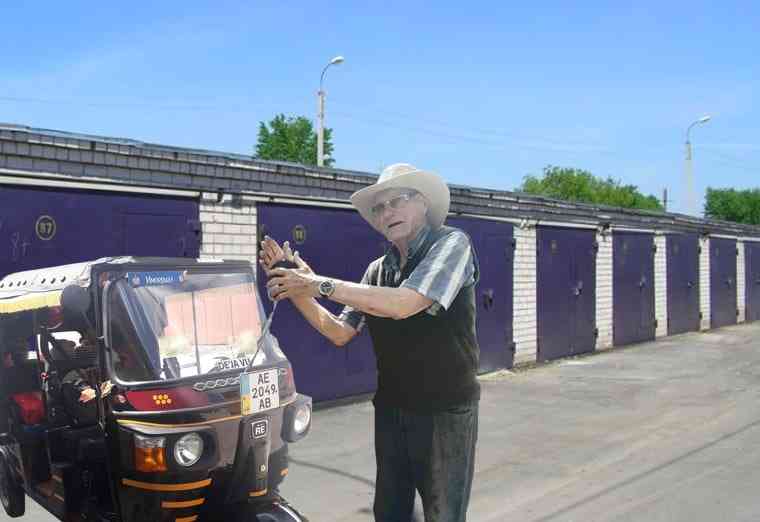 У Дніпрі пенсіонер відновив унікальну автівку (ФОТО)