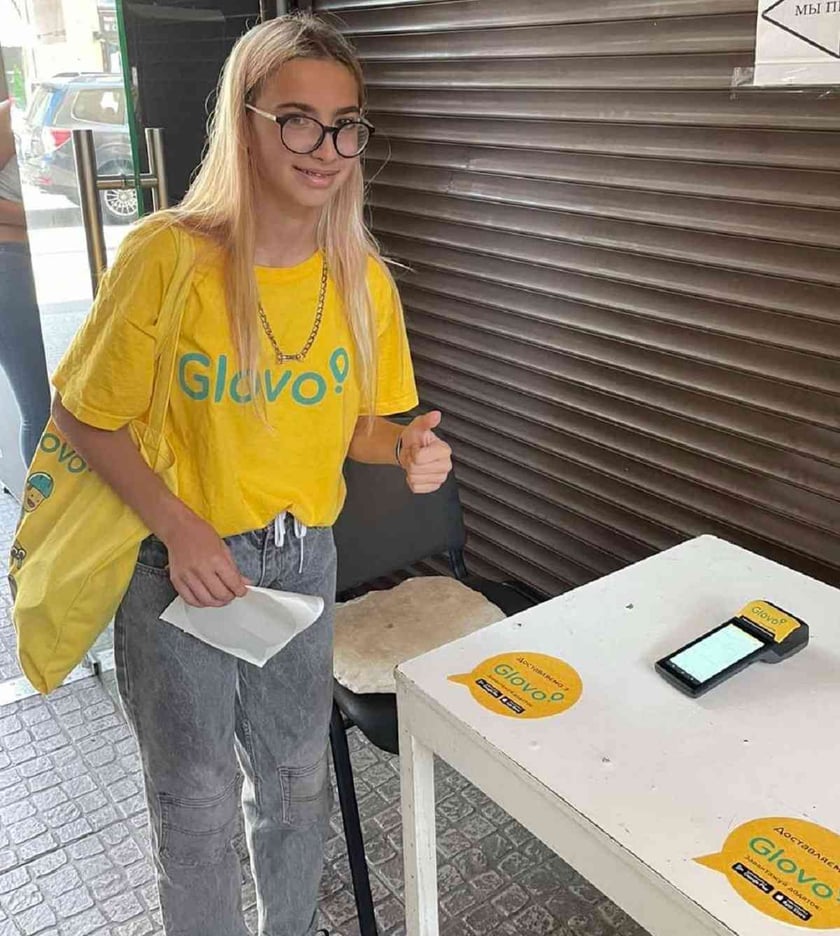 У Києві на Бессарабському ринку запрацювала доставка продуктів через GLOVO