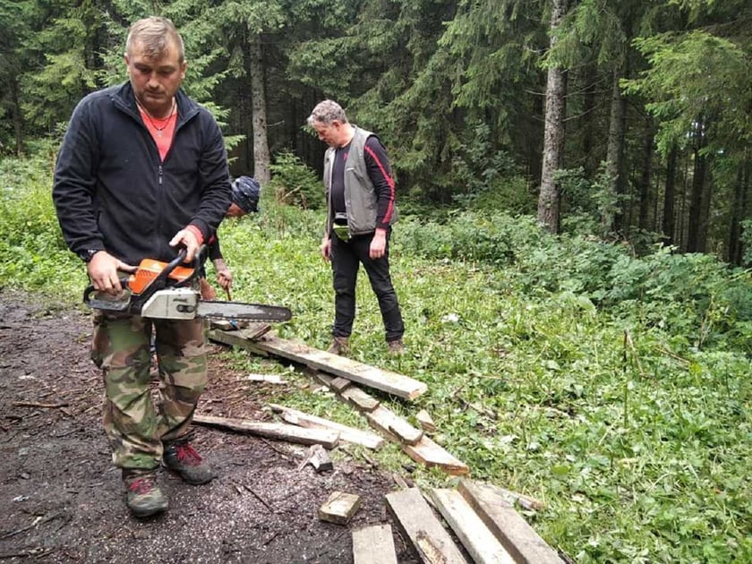 У Карпатах активісти відремонтували притулок для туристів
