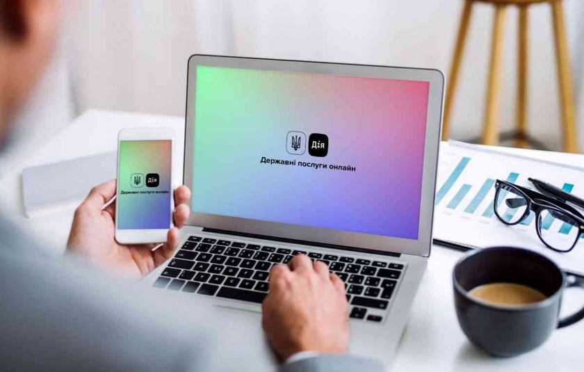 Українцям без ґаджетів та інтернету відкрили доступ до послуг порталу Дія