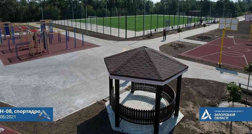 У межах будівництва мостів у Запоріжжі відремонтували спортивний комплекс