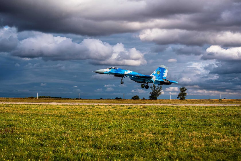 У Миргороді авіатори тренувалися на винищувачах (ФОТО)