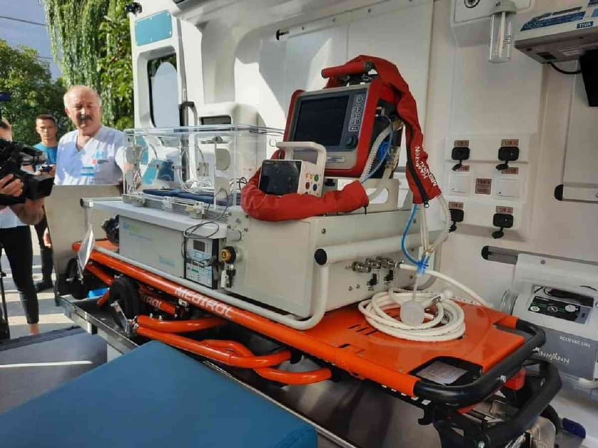 Хмельницька дитяча лікарня отримала сучасний реанімобіль вартістю 4,5 млн грн