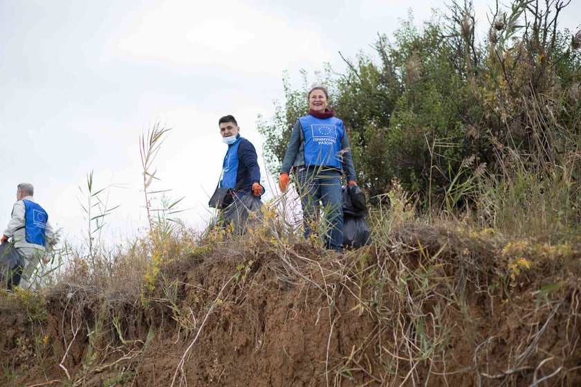 Україна приєдналася до глобальної кампанії з очищення берегової лінії Азовського моря