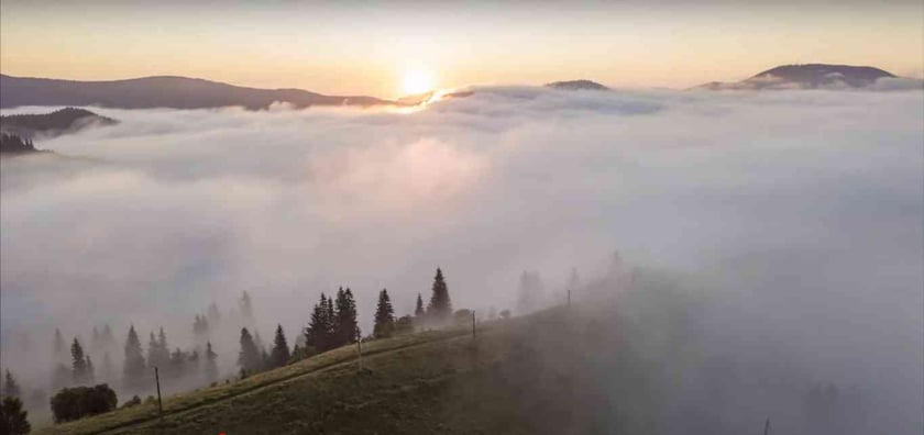Як Карпати прокидаються? У мережі оприлюднили дивовижний ролик (ВІДЕО)